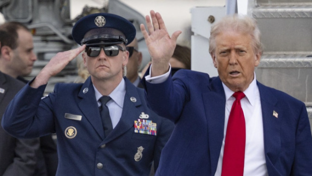 特朗普認為關稅進展順利，宣布很快會對半導體與藥品征收關稅。美聯社