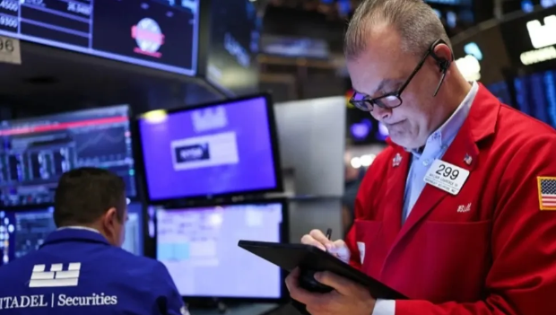 美國三大股指連續第二天收盤暴跌 美國三大股指連續第二天收盤暴跌