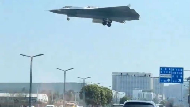 第6代戰機“殲-36” 第6代戰機“殲-36”