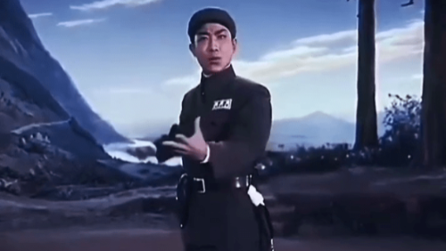 京劇選段“打敗美帝野心狼”火爆。