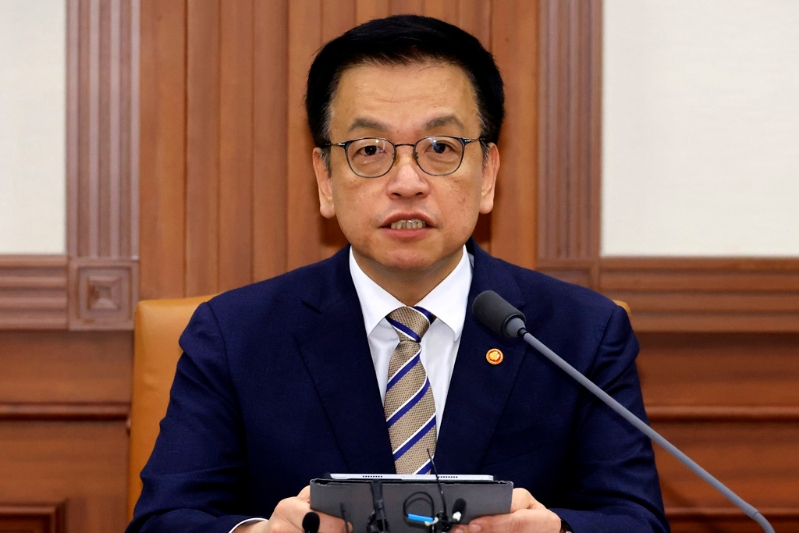 韓國副總理兼財部長崔相穆。 美聯社