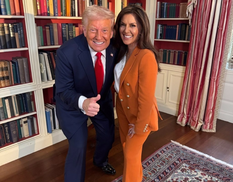 川普接受福斯新聞主持人瑞秋?坎波斯-達菲的訪問時，修改了他的驅逐非法移民決策。