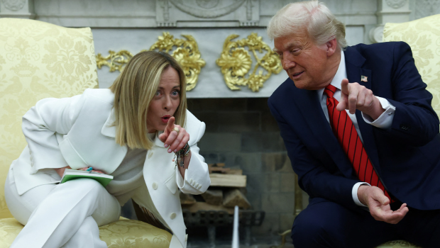 梅洛尼(左)17日到訪白宮會晤特朗普 梅洛尼(左)17日到訪白宮會晤特朗普