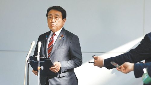 ▲日本經濟再生大臣赤澤亮正赴美談判關稅，18日返回日本。（路透）