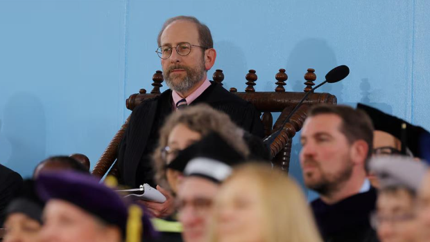 哈佛校長猶太裔溫文儒雅 哈佛校長猶太裔溫文儒雅