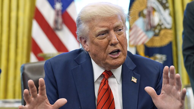 美國總統特朗普的關稅政策反復無常，擾亂市場，并打擊投資者信心。