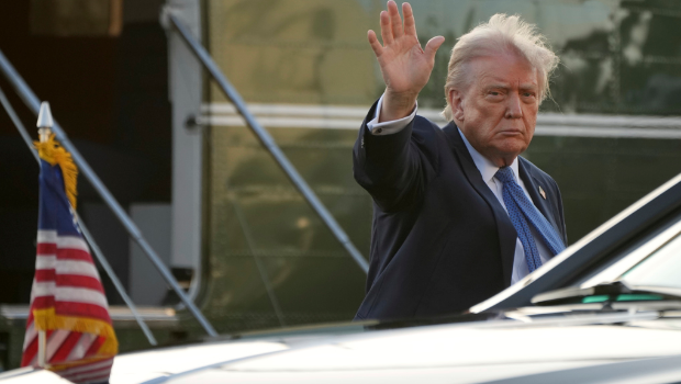 美國總統特朗普近日發文怒斥媒體，呼吁新聞集團創辦人默多克應“開始對福斯新聞和《華爾街日報》進行調整”。