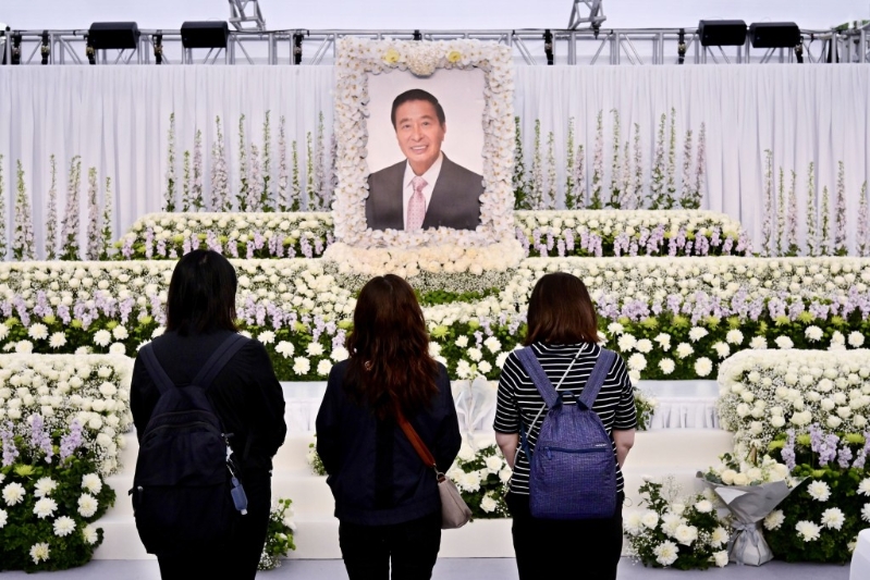 大型帳篷悼念區設有一個長12米、高5米的大型祭壇。 劉駿軒攝