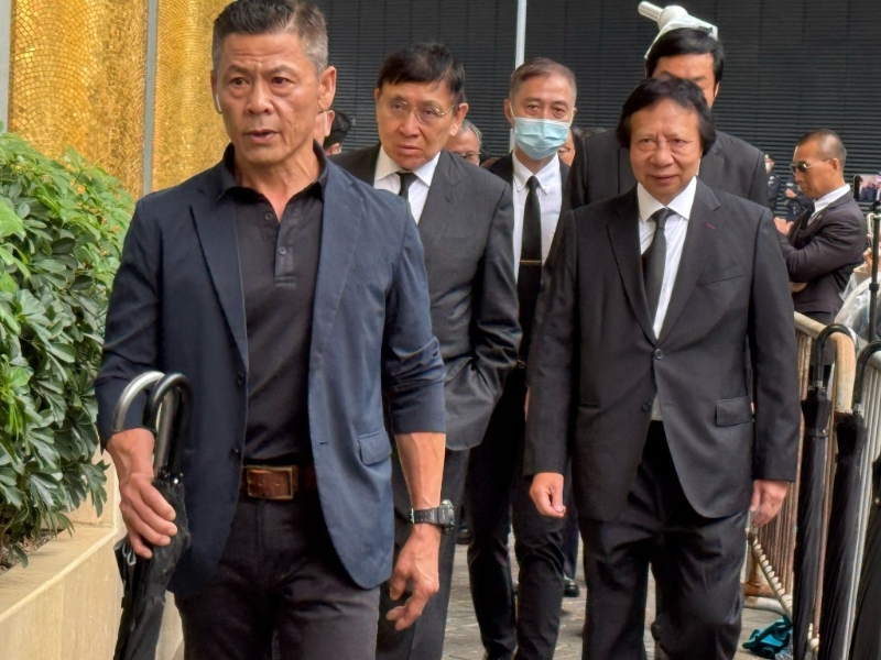 新地新地主席兼董事總經理郭炳聯、前聯席主席郭炳江一同到場。