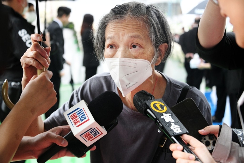 年逾七旬的葉婆婆表示，曾在恒基旗下商場任職基層崗位。