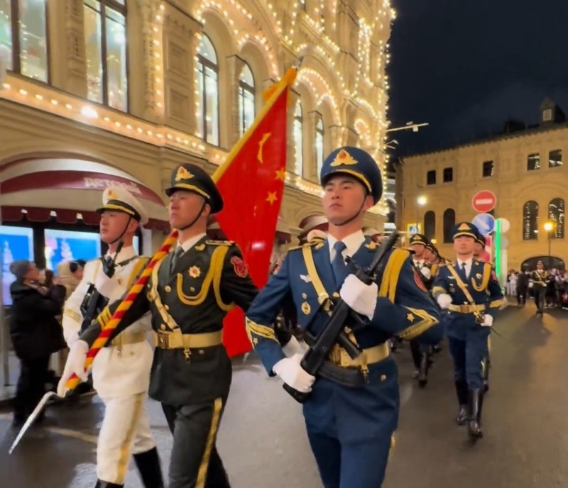 解放軍儀仗隊參與莫斯科閱兵彩排。抖音