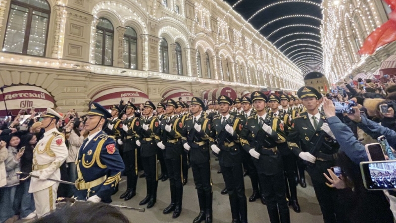 解放軍儀仗司禮大隊參與莫斯科閱兵式第二次彩排。中新社