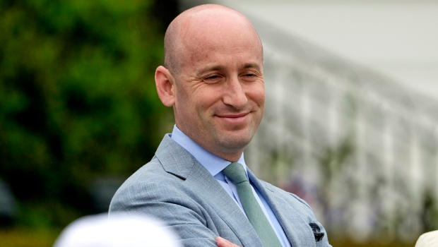 美國總統特朗普4日表示，將在6個月內任命新國家安全顧問人選，松口白宮副幕僚長米勒（Stephen Miller）是可能人選。