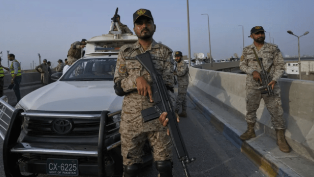 巴基斯坦3空軍基地遭印度導彈襲擊 巴基斯坦3空軍基地遭印度導彈襲擊