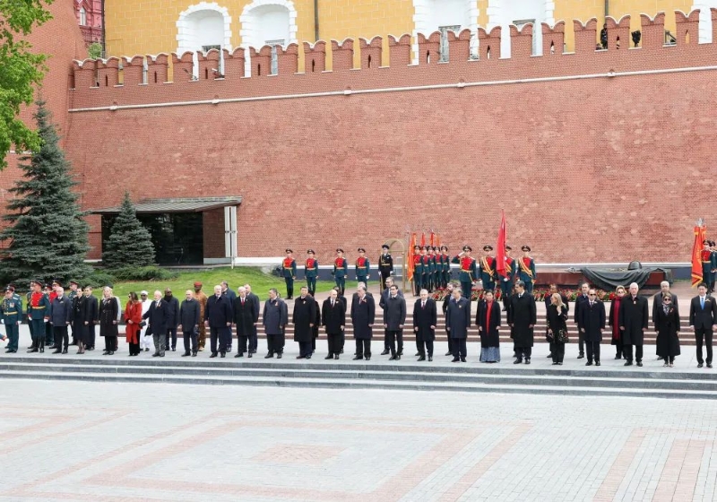 各國領導人集體合影留念。