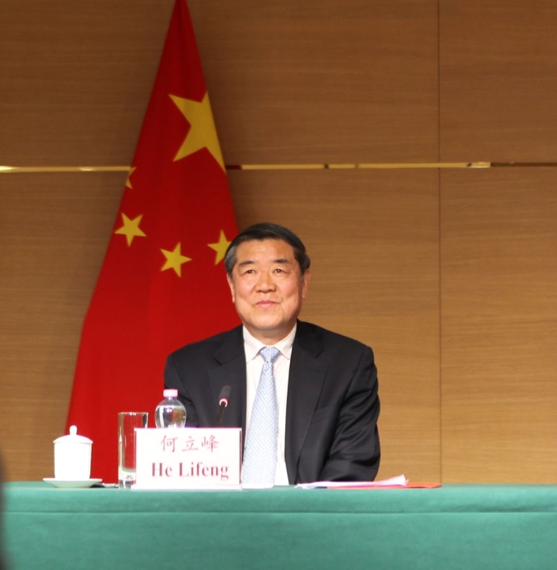 何立峰在記者會上。 中新社