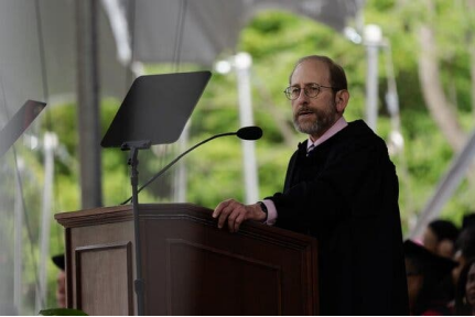 哈佛大學校長艾倫·邁克爾·加伯 資料圖片 圖源:美媒 哈佛大學校長艾倫·邁克爾·加伯 資料圖片 圖源:美媒