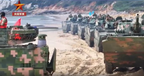 解放軍在閩南海域舉行兩棲登陸演習 解放軍在閩南海域舉行兩棲登陸演習