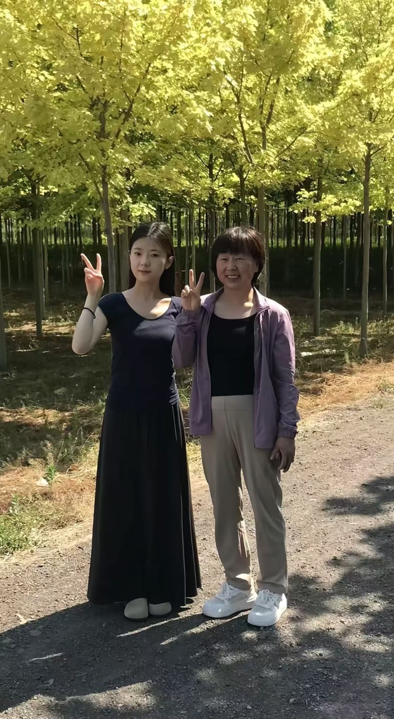 被害人與母親合照 被害人與母親合照