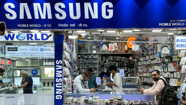 特朗普進一步要求三星等手機制造商在美生產。