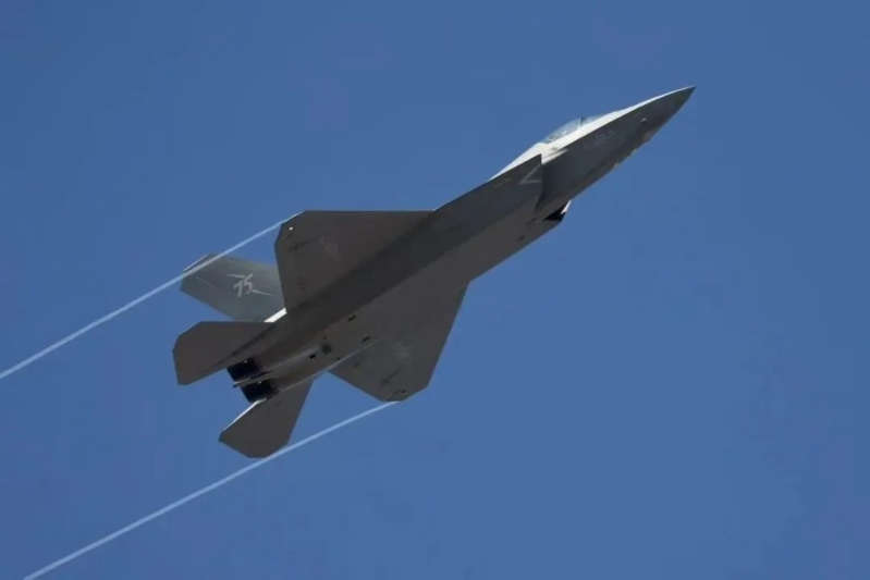 試飛過的機師均贊殲-35A人機控性能出色。 影片截圖