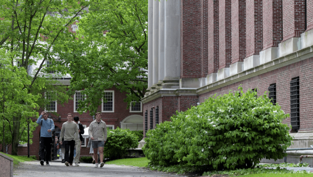 哈佛被禁收國際生