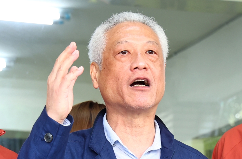 “地動刪瑤”罷免民進黨“立委”吳思瑤提案領銜人張克晉日前發出聲明，并退出領銜人身份。