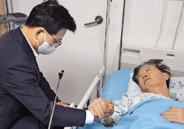 李在明(右) 李在明(右)