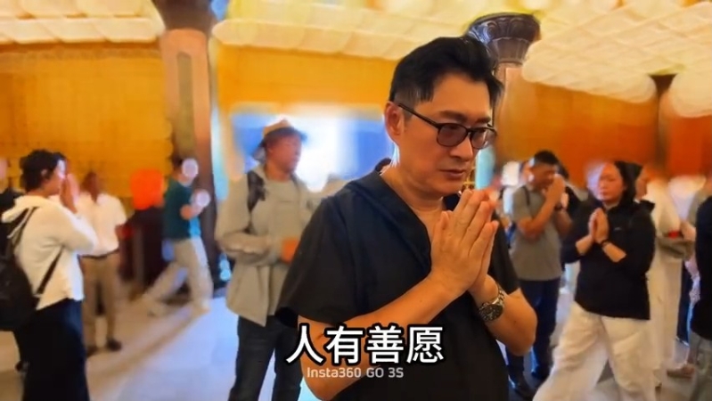 黃安拍片記錄自己在普陀山的經歷。