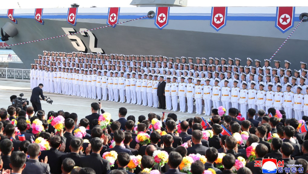 下水儀式在羅津造船廠舉行。