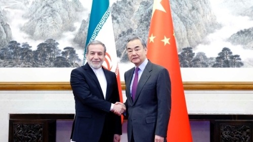 王毅與伊朗外長阿拉格齊通電話，譴責以色列侵犯伊朗主權。 外交部資料圖片