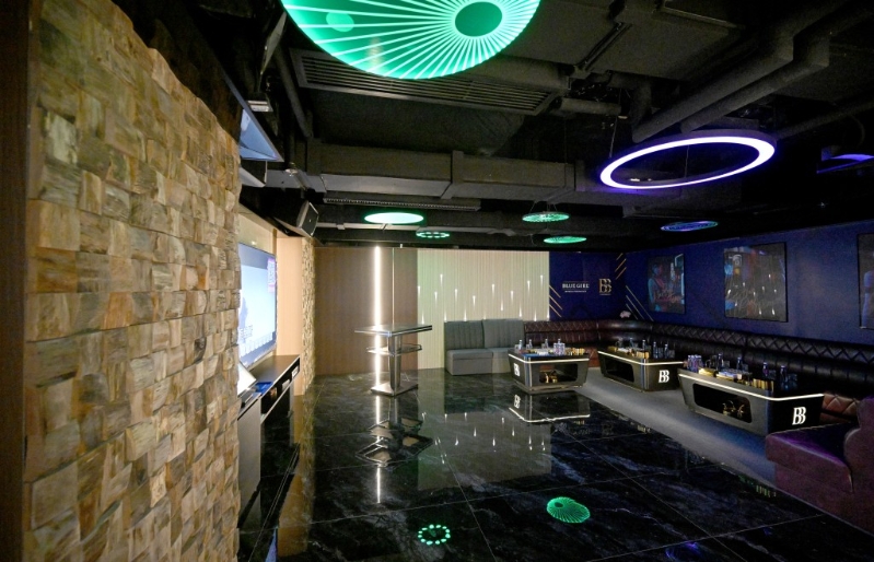 大富豪有49間配備高質素影音設備的獨立房間。