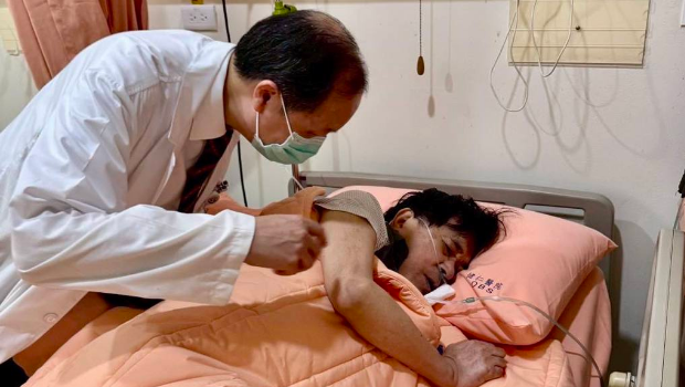 陳水扁進行無痛胃腸鏡檢查。 陳水扁進行無痛胃腸鏡檢查。