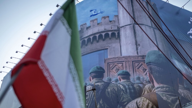 德黑蘭民眾游行譴責以色列攻擊伊朗。