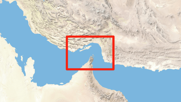 霍爾木茲海峽被視為全球能源交通的“咽喉”，位于阿曼和伊朗之間，連接了波斯灣與阿曼灣，是海灣地區石油輸往世界各地的唯一海上通道。