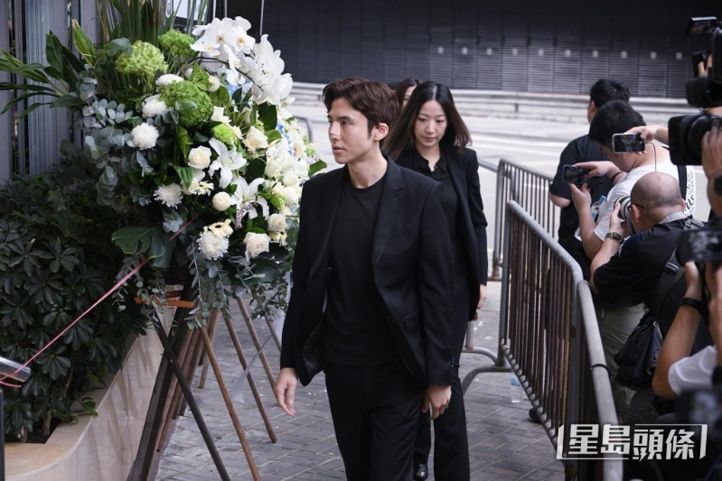 星島新聞集團主席蔡加讚和太太汪鎂庭。