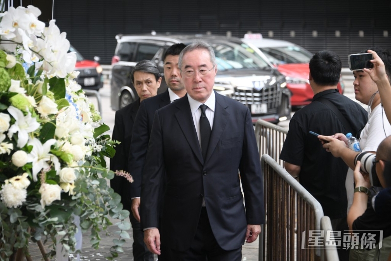 全國政協常委唐英年。