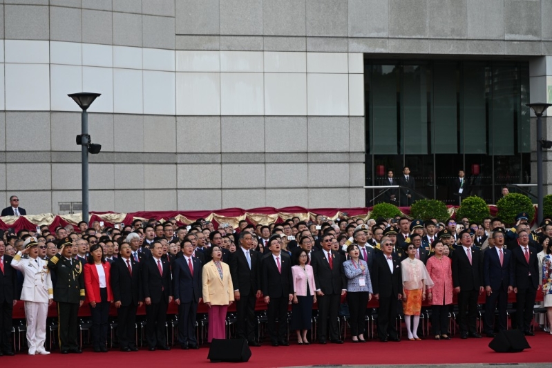 灣仔金紫荊廣場舉行升旗儀式。