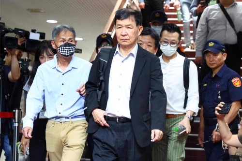 彭振聲(中) 彭振聲(中)