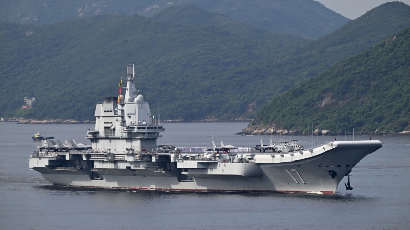 由航空母艦山東艦，導彈驅逐艦延安艦、湛江艦，導彈護衛艦運城艦組成的海軍艦艇編隊，將于7月3日至7日訪港。