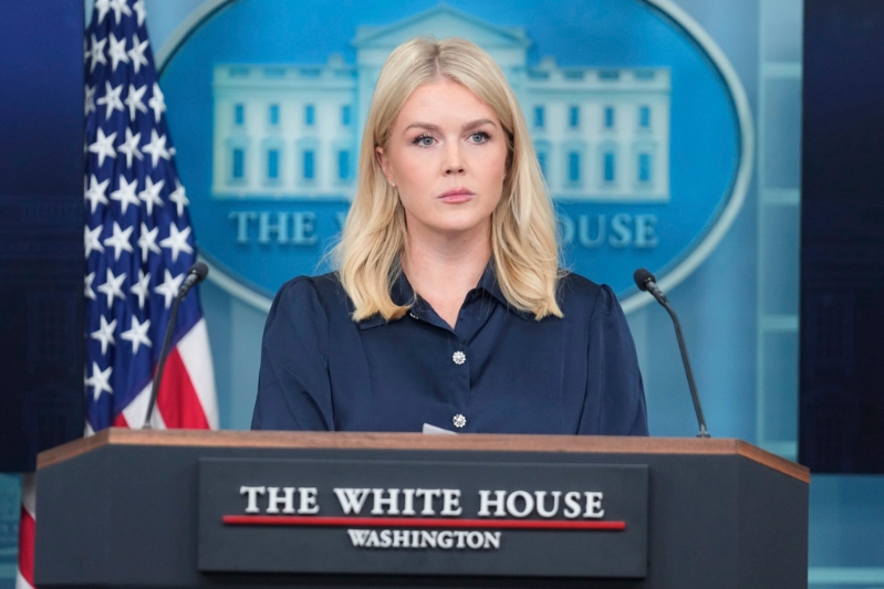 白宮新聞秘書李威特沃于2025年7月31日在華盛頓白宮舉行的新聞簡報會上發言。美聯社