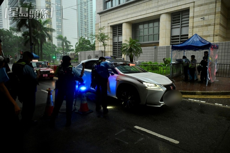 警方今早七時至7時39分時照常檢查駛入的車輛。