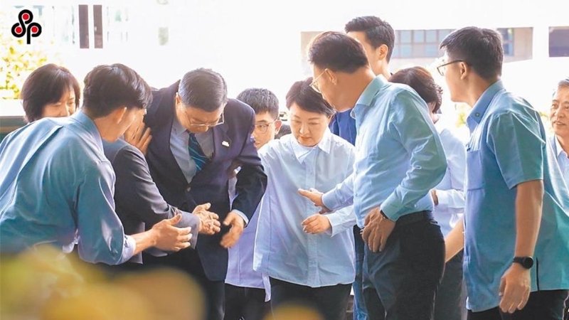 “行政院”14日召開院會。