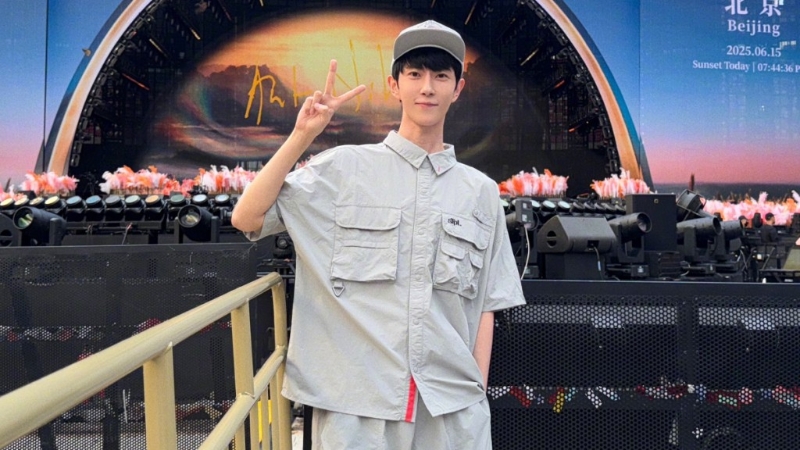 網傳男星于朦朧墮樓，消息實時登上微博熱搜。