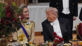 特朗普訪英?| 國宴上特朗普對凱特兩舉動惹議，多年前“裸照”言論被翻出