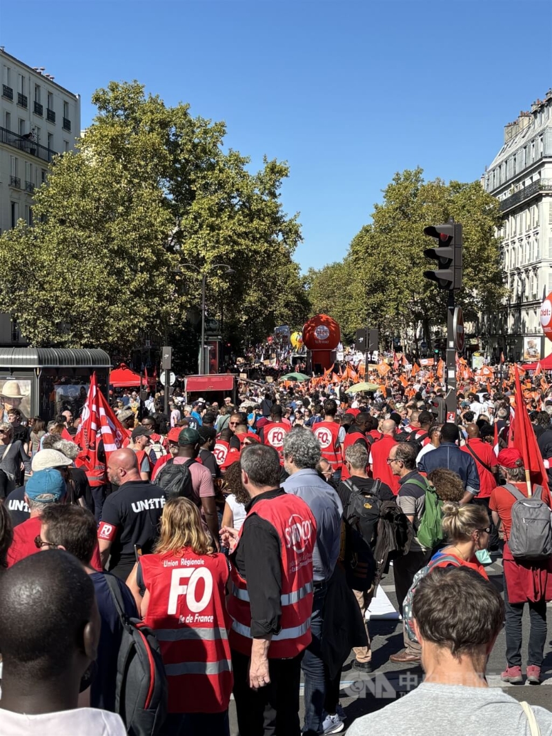 法國至少50萬人罷工示威