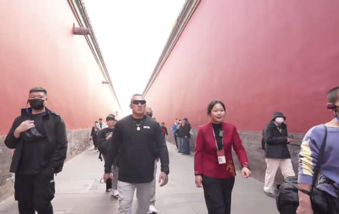 網紅“館長”陳之漢近日展開北京行 網紅“館長”陳之漢近日展開北京行