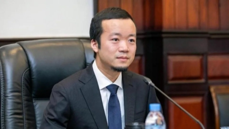 好色陳志購游艇開淫亂派對細節曝光 好色陳志購游艇開淫亂派對細節曝光